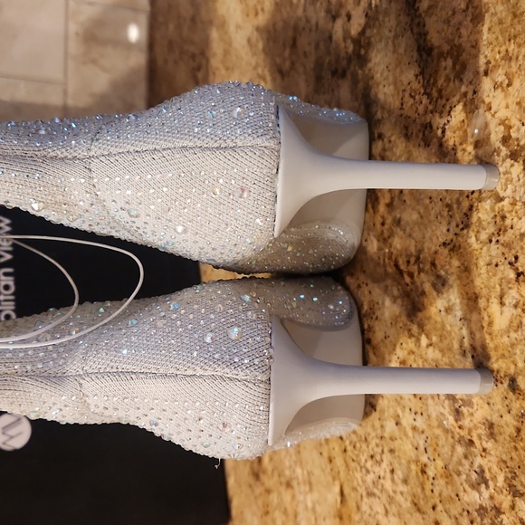 Rhinestone Encrusted Bling Stretch Boots. Metropolitan View. Gray. NEW! - Picture 15 of 16